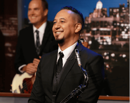 Cleto Escobedo III, director de la banda de Jimmy Kimmel, muere a los 59 años Cleto Escobedo III